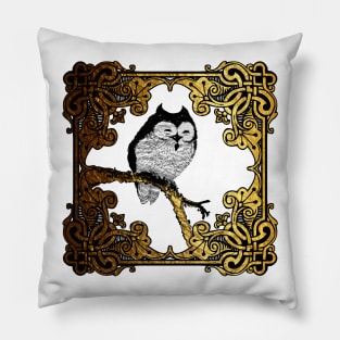 Owly in gold. Pillow