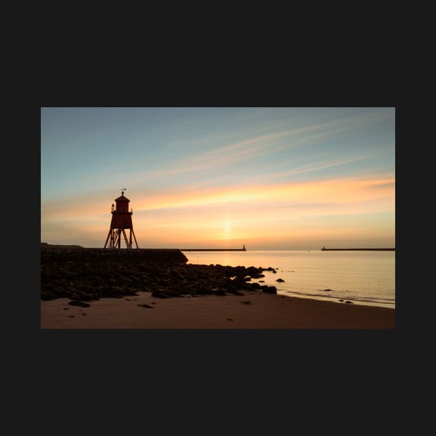 Herd Groyne Lighthouse Sunrise by jldunbar