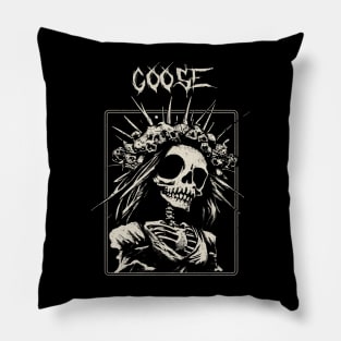 goose bridge skull Pillow