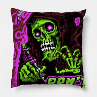 dont fear the creeper Pillow