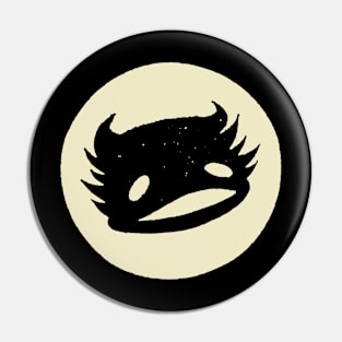 Alien Bat Signal 135 (dark tees) Pin