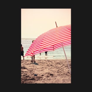 Red Striped Summer Beach Umbrella T-Shirt