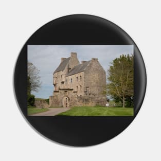 Lallybroch Castle jigsaw Pin