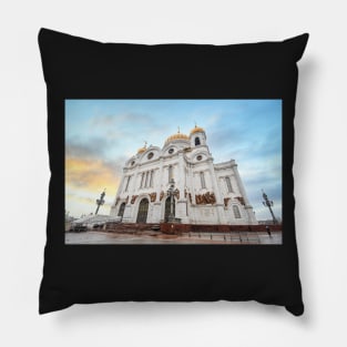 The Cathedral of Christ the Savior in Moscow, Russia Pillow