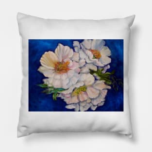 White roses Pillow