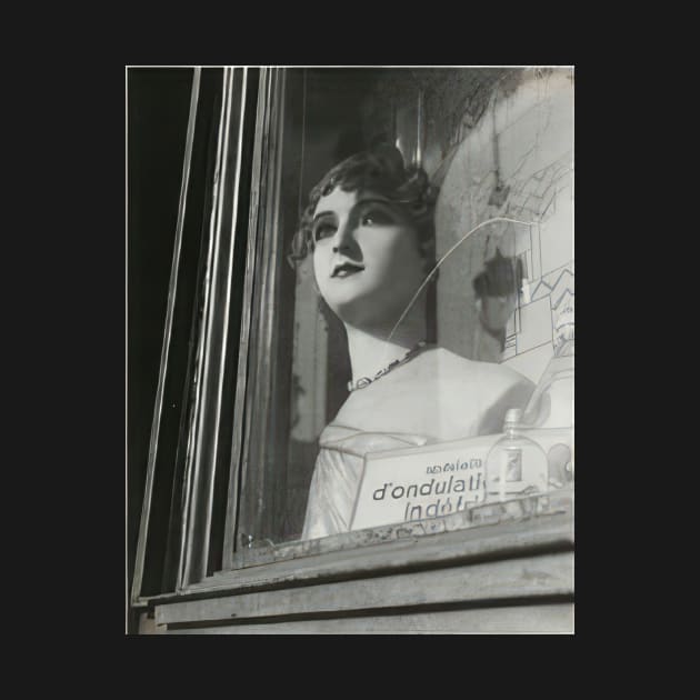 mannequin en vitrine 1935 - Dora Maar by Kollagio