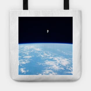 Manned maneuvring unit space walk, 1984 (S540/0135) Tote