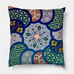 Geometric pattern in zen circle Pillow