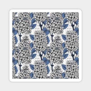 Lilac in white and blue Magnet