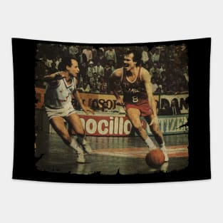 Juan Antonio (Real Madrid) vs Mike D'Antoni (Olimpia Milano) Tapestry