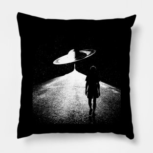 Between worlds - Road to Saturn Pillow