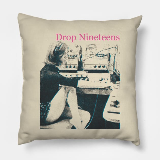 vintage drop nineteens // fanart Pillow by psninetynine