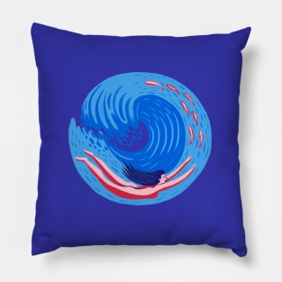 Diving under the waves Pillow