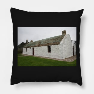 Shetland cottage Pillow