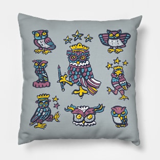 The king of owl Pillow