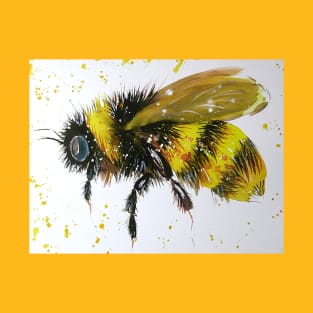 Bumble bee in Flight T-Shirt