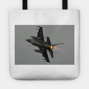 F-16 Afterburner Turn with vapor Tote