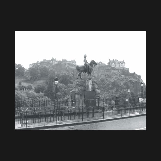 Statue and Castle, Edinburgh by robsteadman