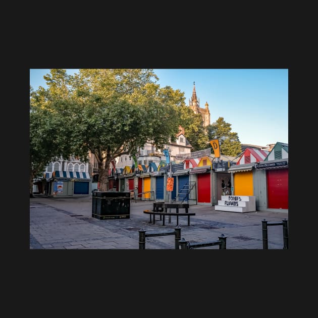 The front of the outdoor market in the city of Norwich by yackers1