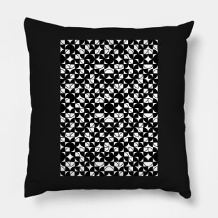 Circle Pattern (Black and White) Pillow