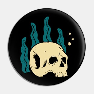 Submerged Skull Pin