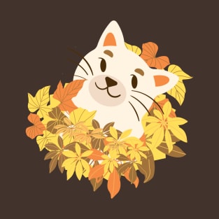 Cat in autumn leaves! T-Shirt