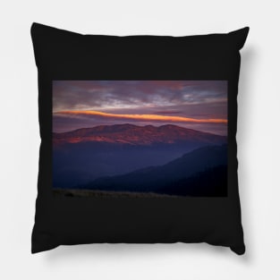 Mountains at dusk Pillow