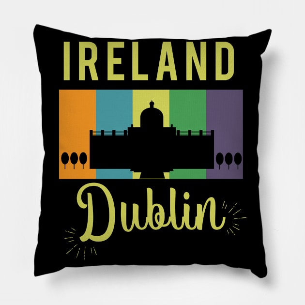 Irland Dublin Schloss Pillow by schuhboutique-finke