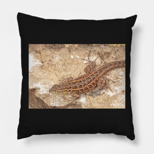 Side Botch Lizard Pillow