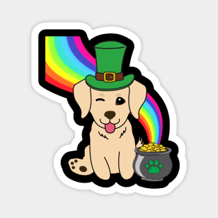 Funny golden retriever celebrates st patricks day Magnet