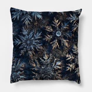 Ice crystals snowflakes pattern Pillow