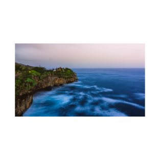 Slow-mo sea waves on a rocky beach T-Shirt