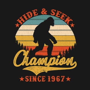 Vintage Retro Bigfoot Believe Silhouette Mountain Hide-&-Seek-Champion since 1967 T-Shirt