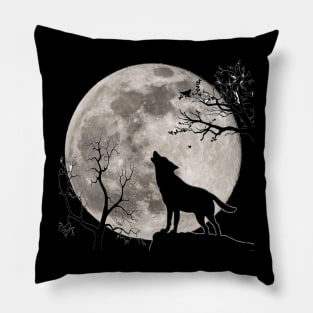 The wolf howls at the moon Pillow