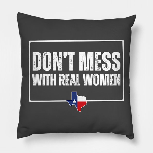 Don't mess with real women Pillow by la chataigne qui vole ⭐⭐⭐⭐⭐