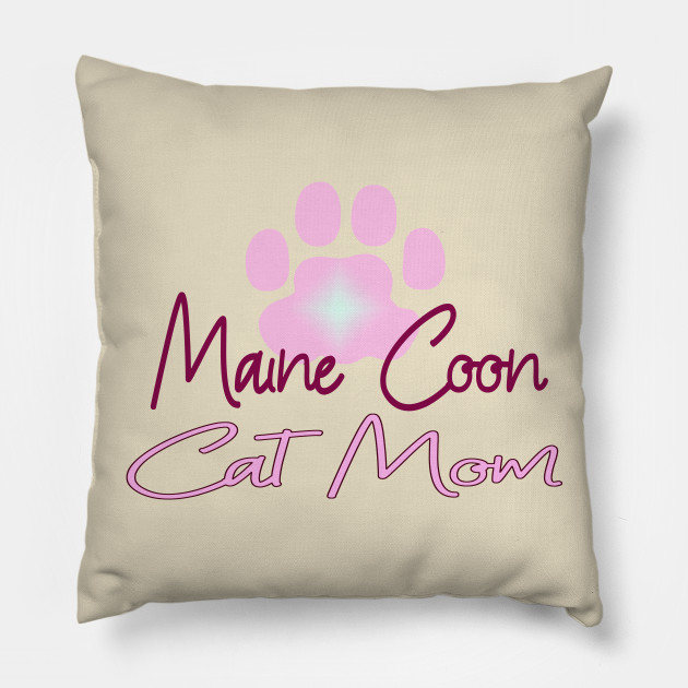 Maine coon cat mom