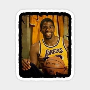 Magic Johnson - Vintage Design Of Basketball Magnet