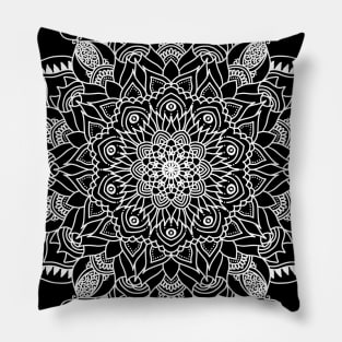 Floral bohemian mandala pattern Pillow