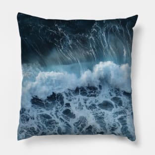 Blue ocean waves Pillow