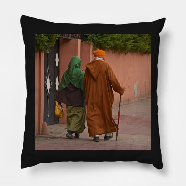 Marrakech - Tenues traditionnelles Pillow by rollier