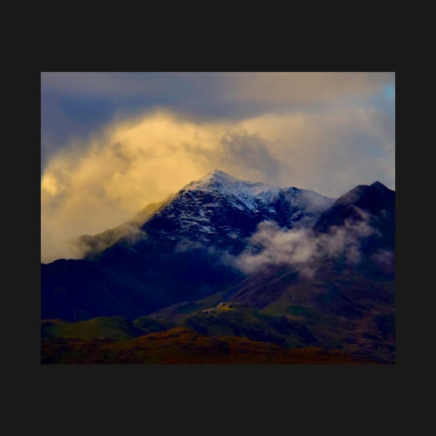 SNOWDON LAST LIGHT FIRST SNOW by dumbodancer