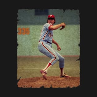 Steve Carlton in Philadelphia Phillies T-Shirt