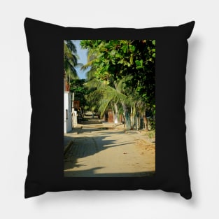 Rue d'un village au Mexique en bord de mer Pillow