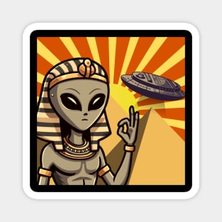 Aliens built the pyramids of Egypt. Uap retro Magnet