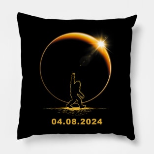 Bigfoot Total Solar Eclipse America Pillow