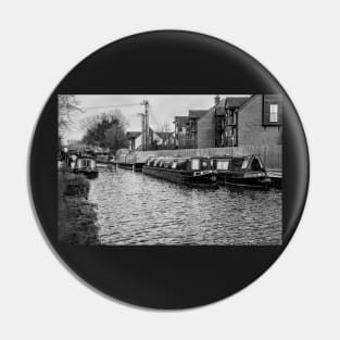 Canalside Moorings At Newbury Pin