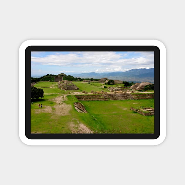 Site archéologique de Monte Alban, Oaxaca Mexique Magnet by franck380