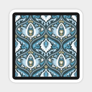 Classic ogee pattern with tendrils light blue and white on dark blue Magnet