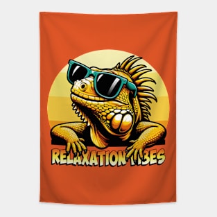 Relaxation Vibes: Iguana T-Shirt for Sun Seekers Tapestry