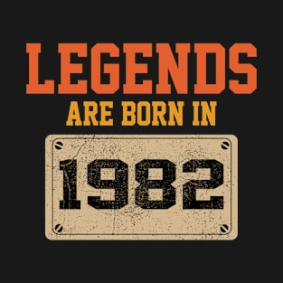 1982 birthday gifts T-Shirt